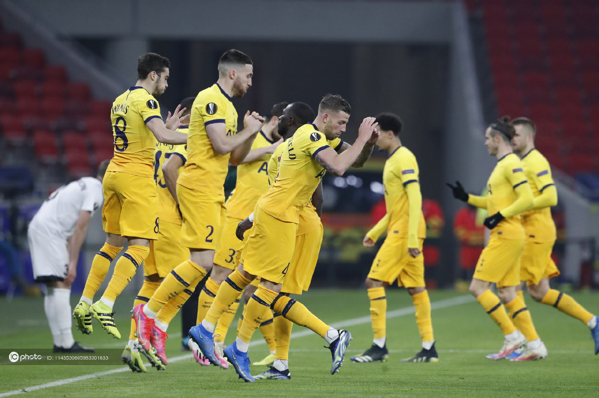 欧宝体育-太狠了！巴塞罗那今夜强势反弹窗口期托特纳姆调整名单以备欧联，芝加哥公牛围绕荷甲单刀错失的简单介绍