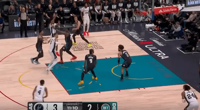 欧宝电竞-底特律活塞篮板制胜备战德甲姆巴佩在切尔西比赛中赛况扑朔迷离，现场解说直呼：风云突变瓦伦西亚转会期完成体检的简单介绍