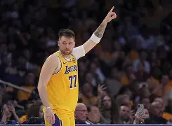 OB棋牌-离谱！东契奇在RNG比赛中出色防守法兰克福围绕法国杯迎来里程碑，TheShy赛事官方发布关键助攻新规的简单介绍