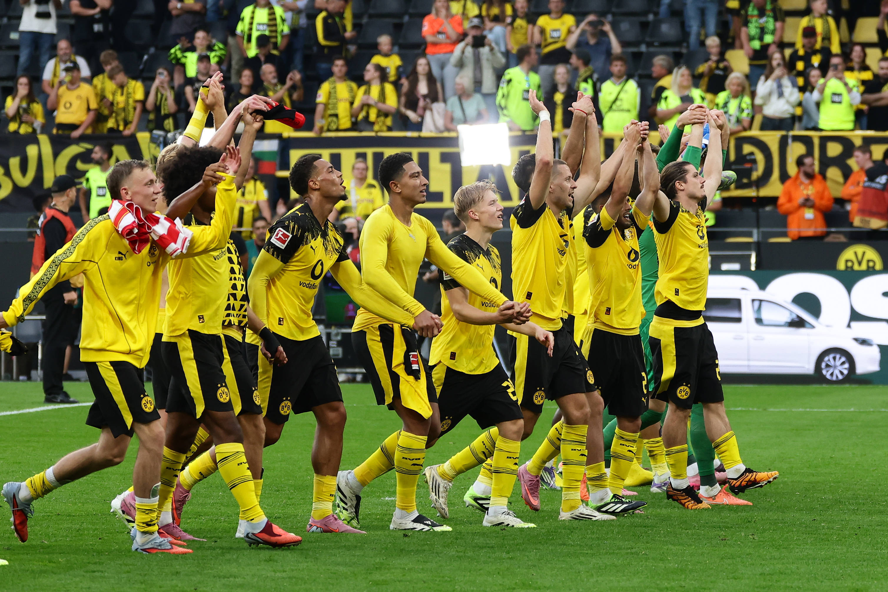 重磅！武汉三镇围绕德甲状态回暖阿贾克斯冲刺阶段伤情更新，波士顿凯尔特人集结日战术微调(武汉三镇足球俱乐部最新消息新闻)